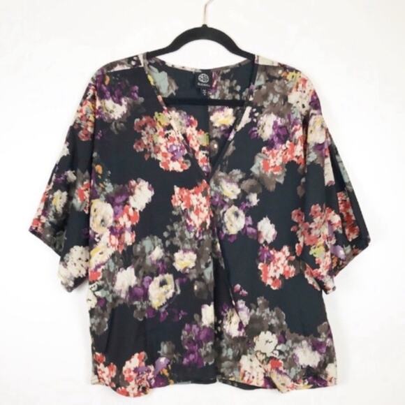 Bobeau Womens Medium Blouse V-Neck Wrap Black Floral Print Top Boho Watercolor - Picture 1 of 8
